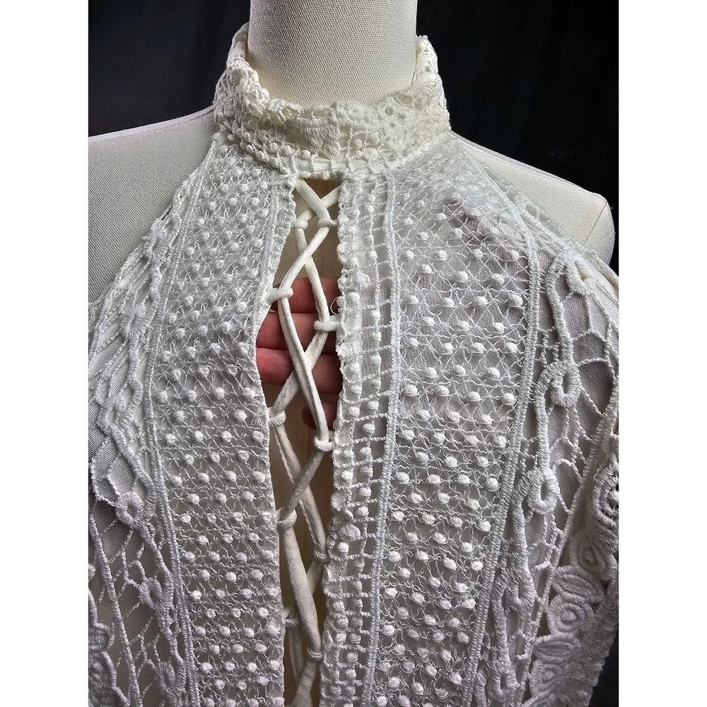 BKE Gimmicks Boho Crochet Halter Top Large Ivory Lace Cutout Festival Tank - Picture 2 of 10